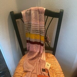 MISSONI Scarf Made in Italy! Beautiful colors. 84%Viscose 16% Polyester! NWT